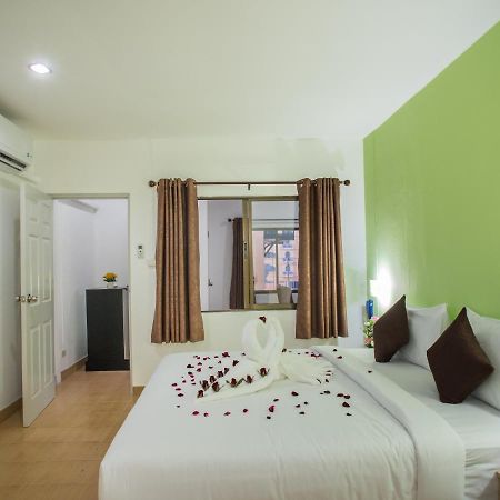Tj Guesthouse Pattaya Exterior foto