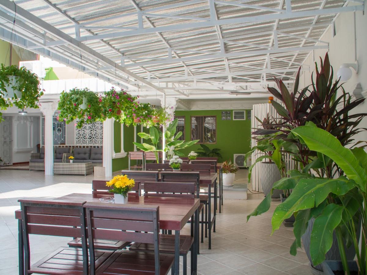 Tj Guesthouse Pattaya Exterior foto