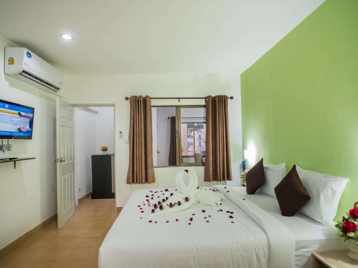 Tj Guesthouse Pattaya Exterior foto
