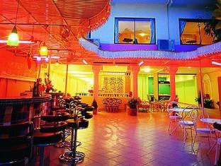 Tj Guesthouse Pattaya Exterior foto